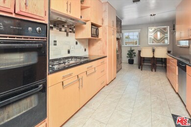 Contemporary Kitchen