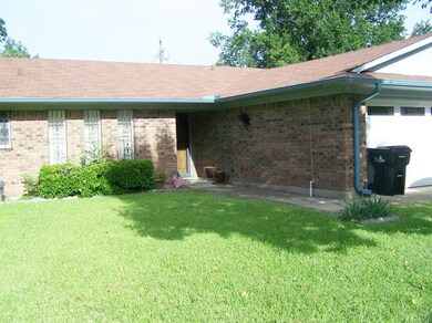 512 Marcel Dr, Denison, TX 75020 - photo 3