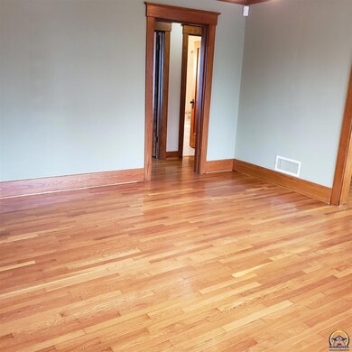 1534 SW Plass Ave, Topeka, KS 66604 - photo 7