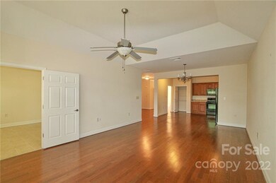 912 Davie Ave unit C, Statesville, NC 28677 - photo 3