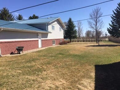 Back yard<|>Public<|>