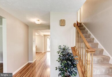 20341 Watkins Meadow Dr, Germantown, MD 20876 - photo 4