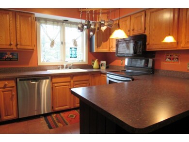 504 Acorn Ln, Shelburne, VT 05482 - photo 3