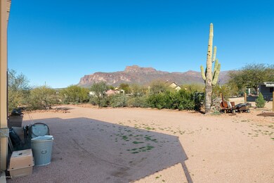 SUPERSTITION MOUNTAIN VIEWS!