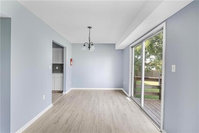 873 Maryland Ct, Whitehall, PA 18052 - photo 2