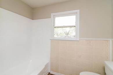 1103 Bales St, Cleburne, TX 76033 - photo 6