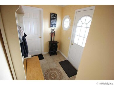 Porch - Enclosed. Entry/Mud Room