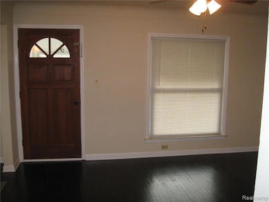 141 Devillen Ave, Royal Oak, MI 48073 - photo 2