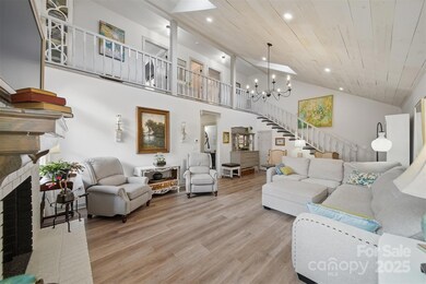 1042 1st St NE, Hickory, NC 28601 - photo 4