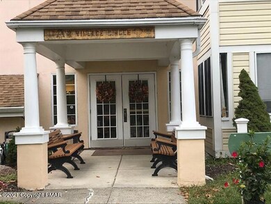 3 Village Cir unit 203, Stroudsburg, PA 18360 - photo 2