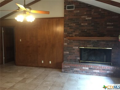 111 Oak Ridge Dr, San Marcos, TX 78666 - photo 3