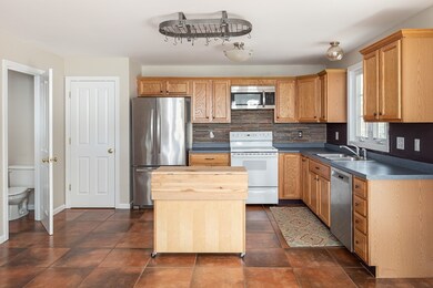 32 Daffodil Ct unit 32, South Grafton, MA 01560 - photo 3