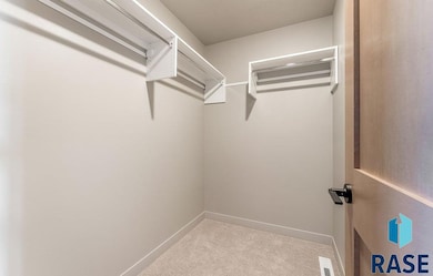 616 N Yankee Ave, Sioux Falls, SD 57110 - photo 5