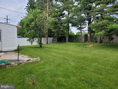 35 Upland Rd, Levittown, PA 19056 - photo 2