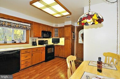 7907 Elizabeth Rd, Pasadena, MD 21122 - photo 3