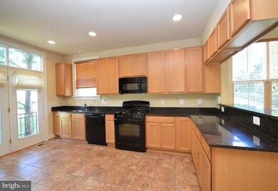 3018 Chinkapin Oak Ln unit 145, Woodbridge, VA 22191 - photo 2