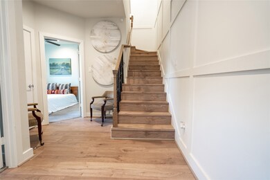 129 Knightsbridge Park Ln, Houston, TX 77018 - photo 4