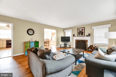 8129 Glen Gary Rd, Towson, MD 21286 - photo 4