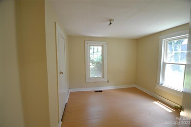 1007 Wilson W Lee Blvd, Statesville, NC 28677 - photo 6