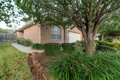34 S Dylanshire Cir Front door is around the left side