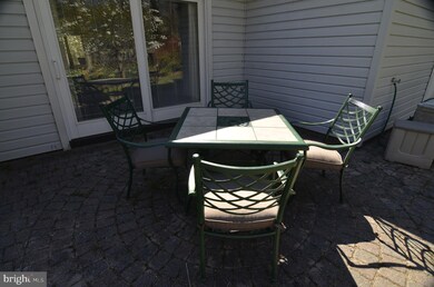 12408 Eastgate Ln, Laurel, MD 20708 - photo 5