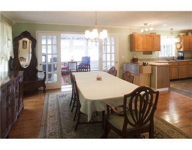Dining Room. Open floor plan