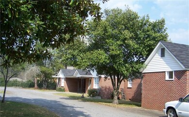 1527,1529,1531,1535 Dawson Rd, 1610 W 3rd A/B