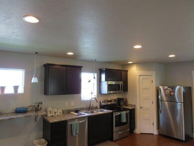 03 Kitchen