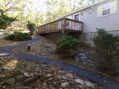 213 Chipmunk Rd, Bushkill, PA 18324 - photo 3