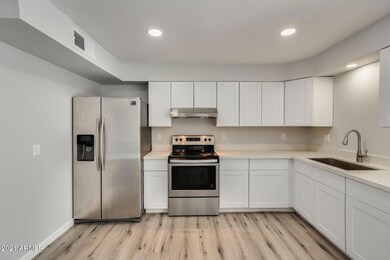 3737 W Caron St unit 4, Phoenix, AZ 85051 - photo 7