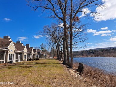 806 Macintosh Way, Matamoras, PA 18336 - photo 4