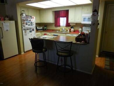 Right side Kitchen/breakfast bar