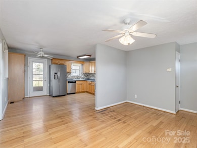 5057 Howard Gap Rd, Flat Rock, NC 28731 - photo 4