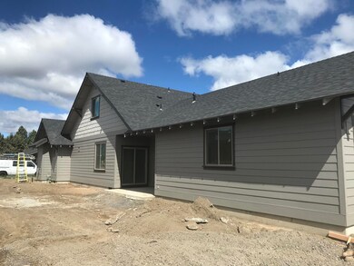 742 NW Rimrock Dr, Redmond, OR 97756 - photo 5