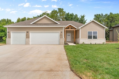 162 E Kelce Ln, Republic, MO 65738 - photo 2