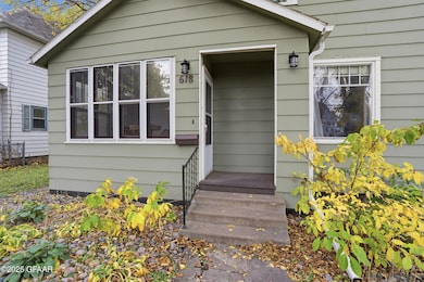 618 Walnut St, Grand Forks, ND 58201 - photo 2