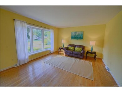 Living room measures 18 x 13.