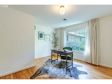 955 Lariat Dr, Eugene, OR 97401 - photo 4