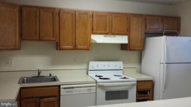 3006 Brinkley Station Dr, Temple Hills, MD 20748 - photo 2