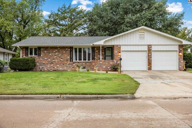 403 S Garfield Ave, Lyons, KS 67554 - photo 6