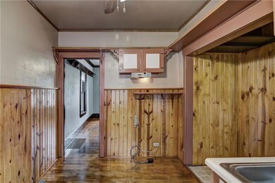Eat-in kitchen
