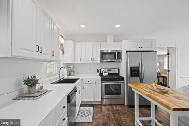 10693 Stansfield Rd, Laurel, MD 20723 - photo 2