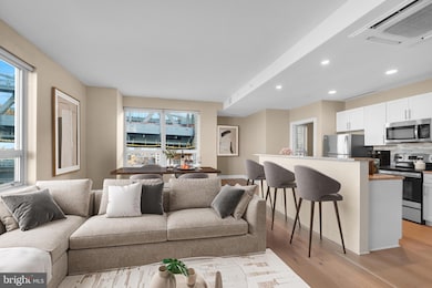 235 N Christopher Columbus Blvd unit 1606, Philadelphia, PA 19123 - photo 2