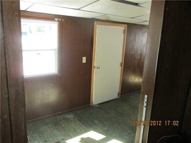 1 Oakdale St, Warwick, RI 02888 - photo 2