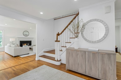 171 Proprietors Crossing, New Canaan, CT 06840 - photo 3