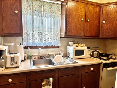 72 Baldwin St, Pawtucket, RI 02860 - photo 6