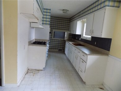 2910 Homestead Dr, Erie, PA 16506 - photo 3