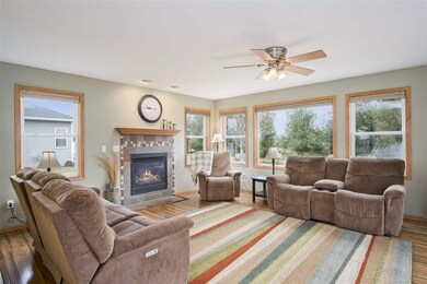 305 4th St, Brooklyn, WI 53521 - photo 5