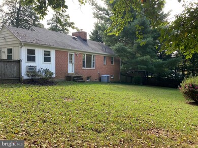 6700 Haycock Rd, Falls Church, VA 22043 - photo 2