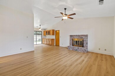 2215 E Myrtle Ct, Visalia, CA 93292 - photo 5